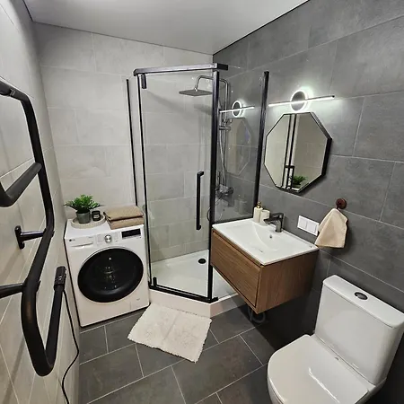 Urban Oasis Apartment *